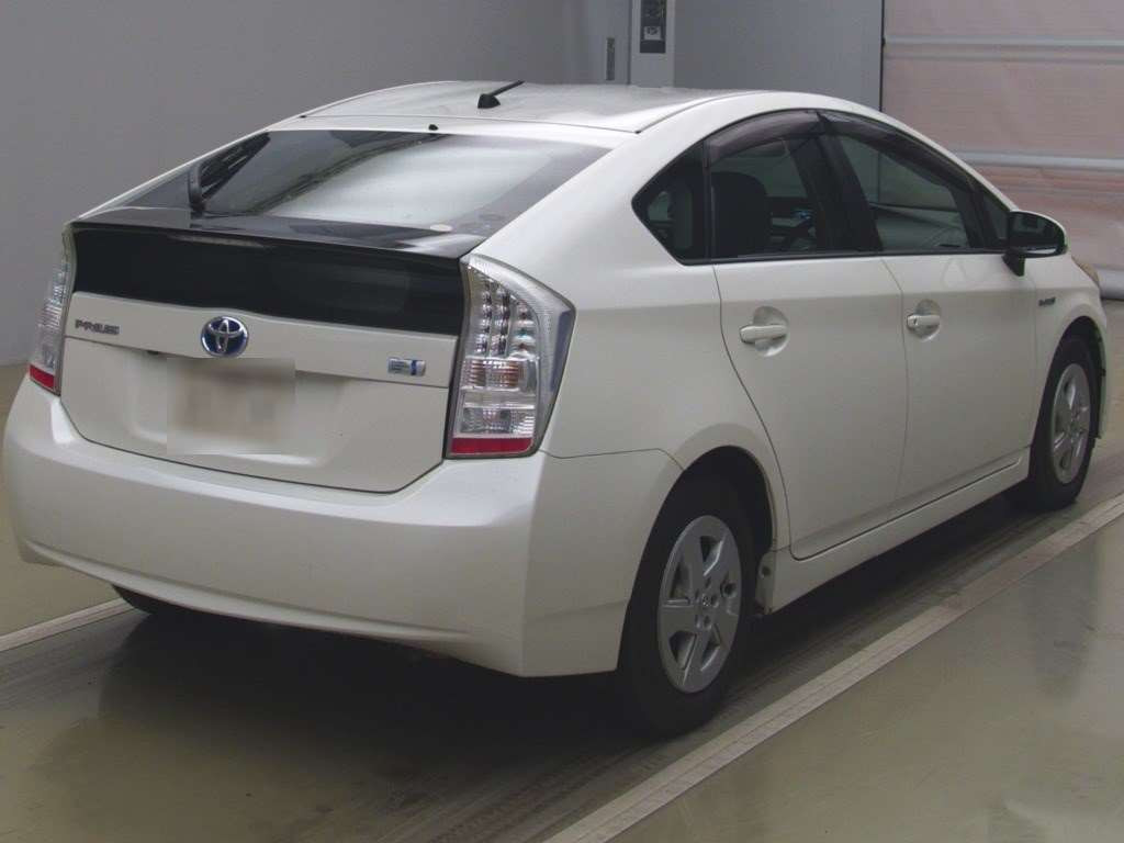 2010 Toyota Prius ZVW30[1]