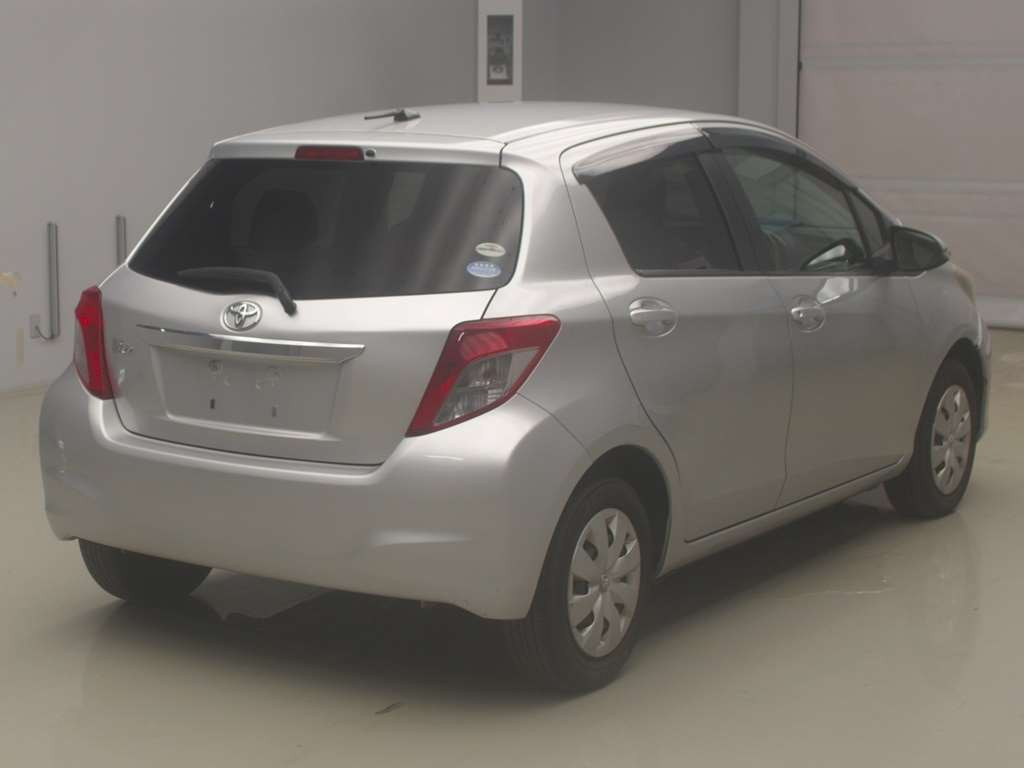 2011 Toyota Vitz KSP130[1]