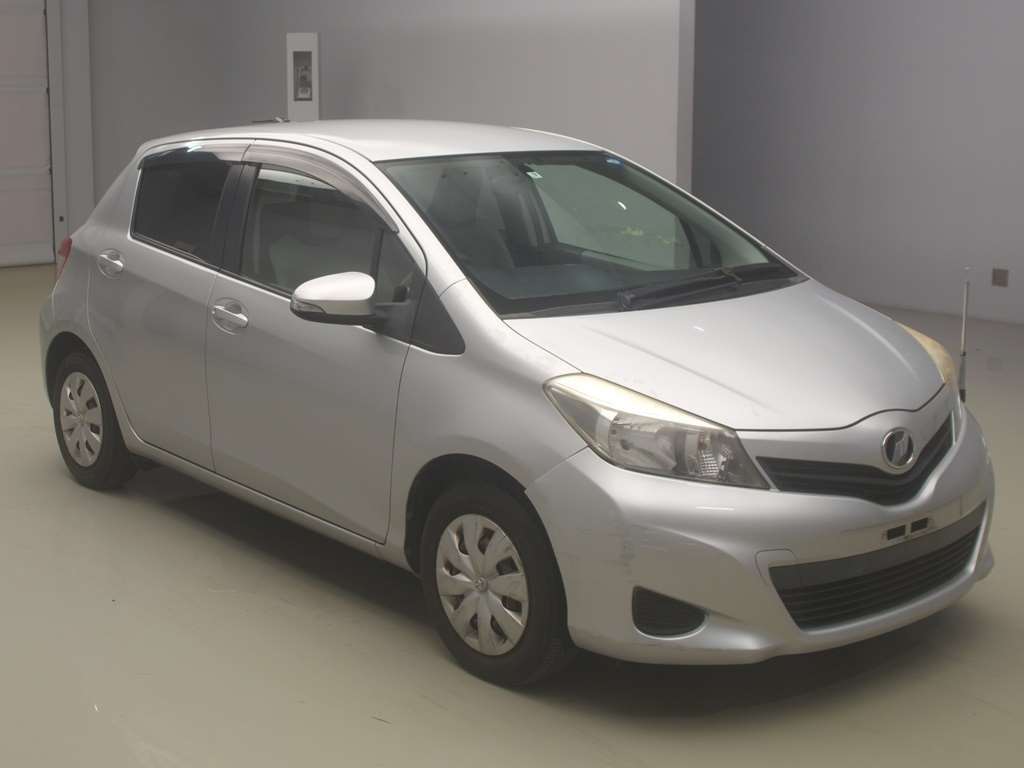 2011 Toyota Vitz KSP130[2]