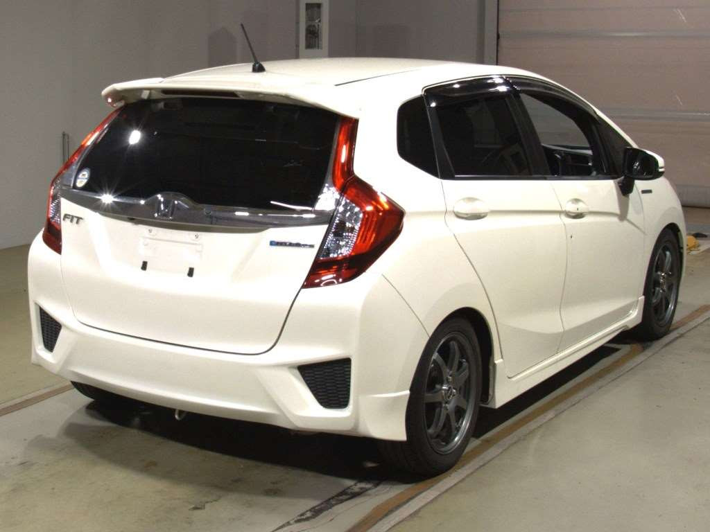 2014 Honda Fit Hybrid GP5[1]