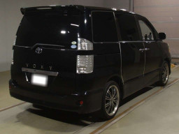 2007 Toyota Voxy