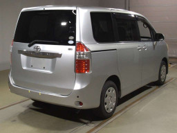 2007 Toyota Noah