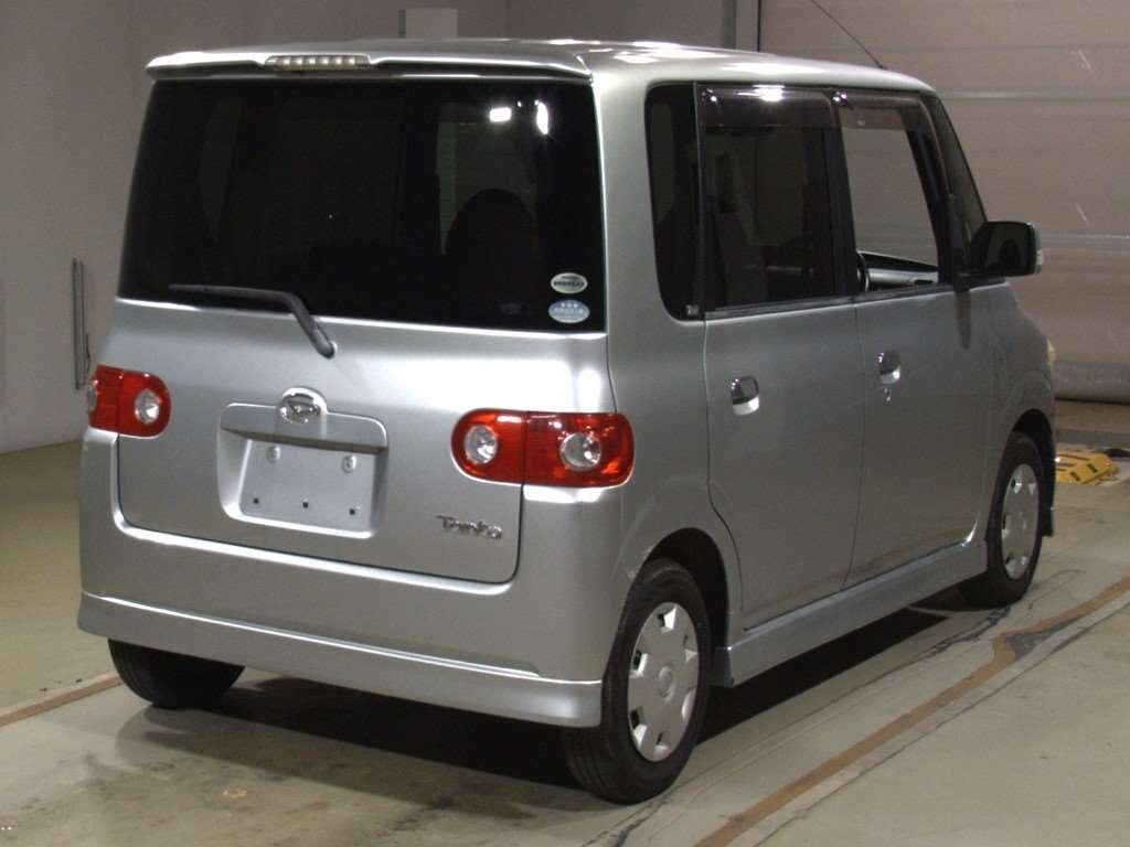 2007 Daihatsu Tanto L350S[1]