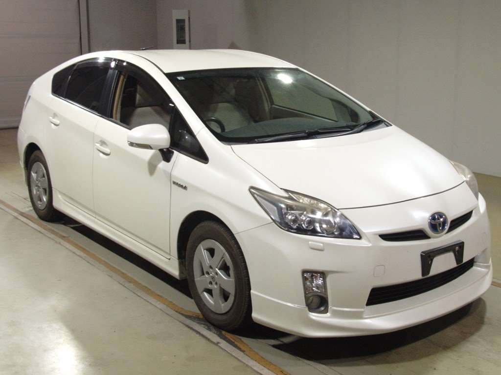 2011 Toyota Prius ZVW30[2]