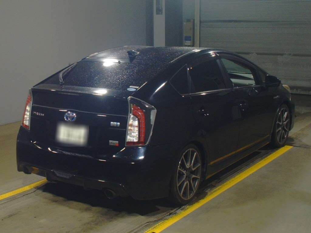 2012 Toyota Prius ZVW30[1]