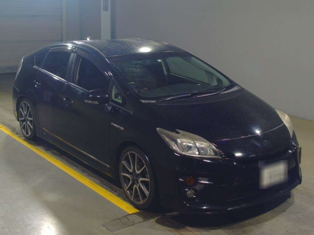 2012 Toyota Prius ZVW30[2]