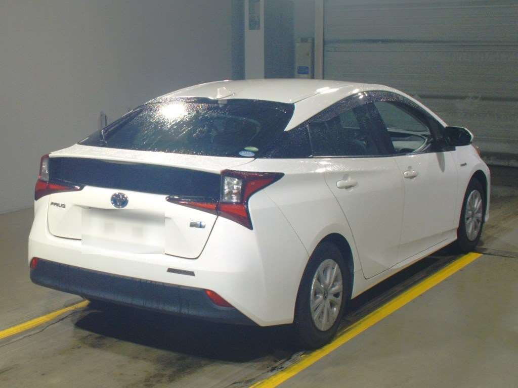 2019 Toyota Prius ZVW51[1]