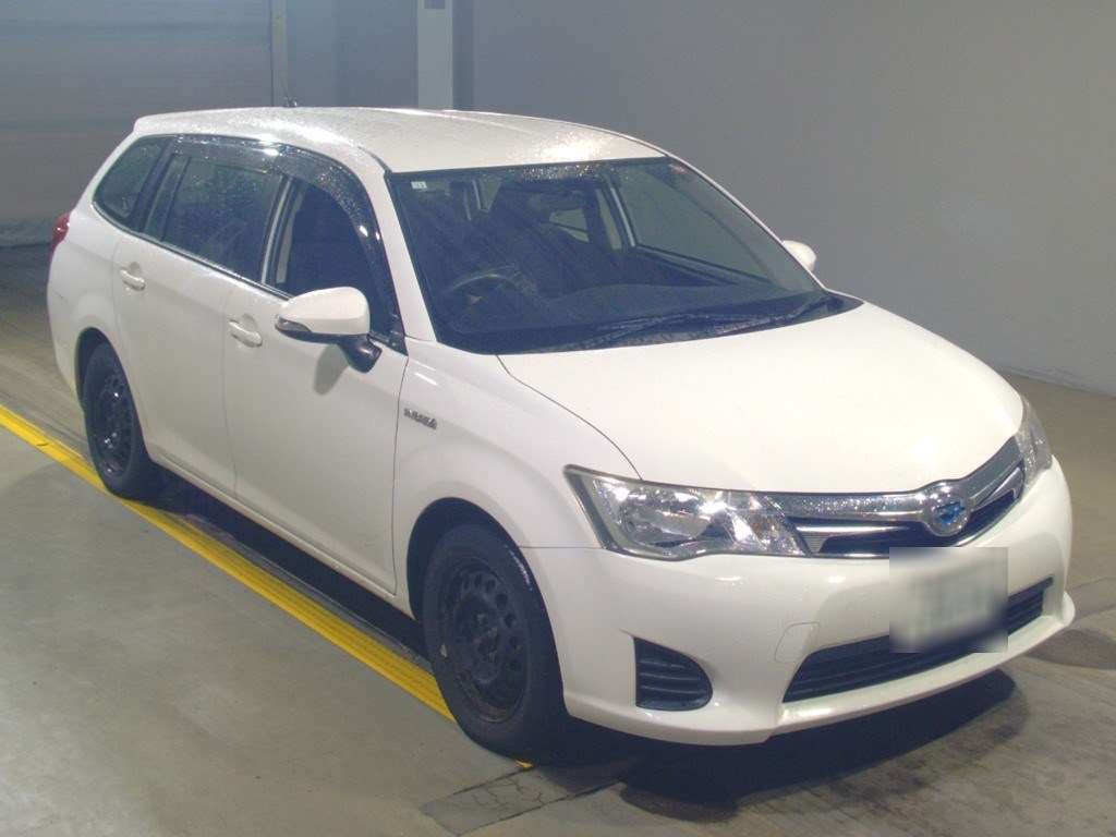 2014 Toyota Corolla Fielder NKE165G[2]