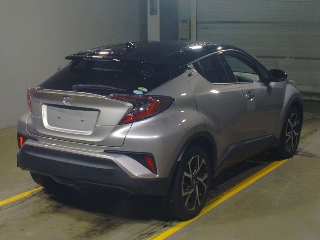 2017 Toyota C-HR NGX50[1]