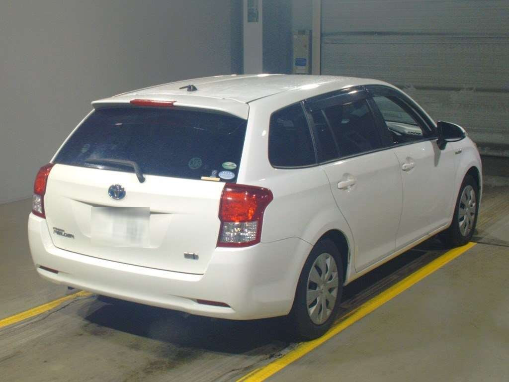 2014 Toyota Corolla Fielder NKE165G[1]