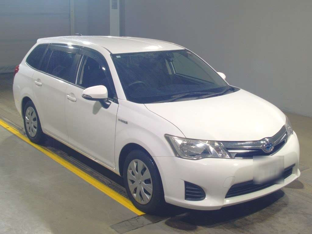 2014 Toyota Corolla Fielder NKE165G[2]