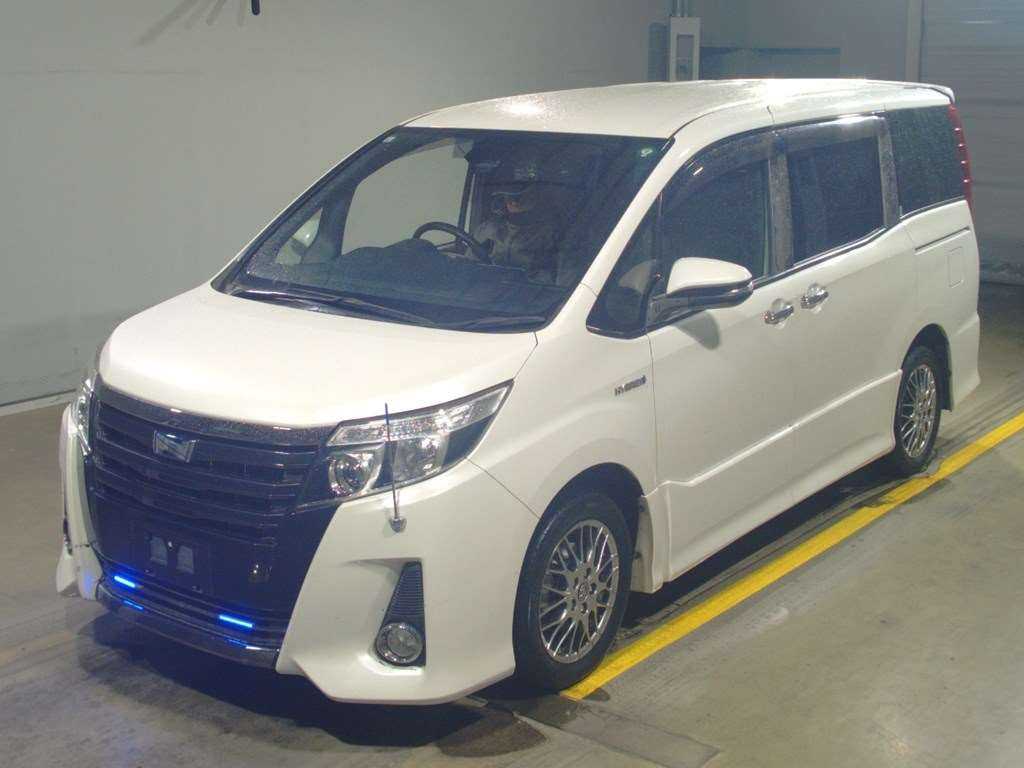 2017 Toyota Noah ZWR80W[0]