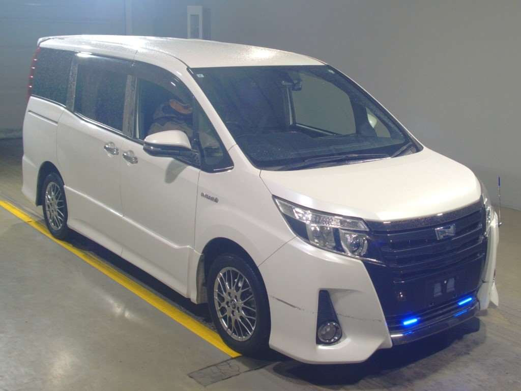 2017 Toyota Noah ZWR80W[2]