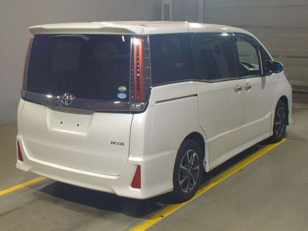 2018 Toyota Noah ZRR80W[1]