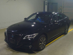 2019 Toyota Crown Hybrid