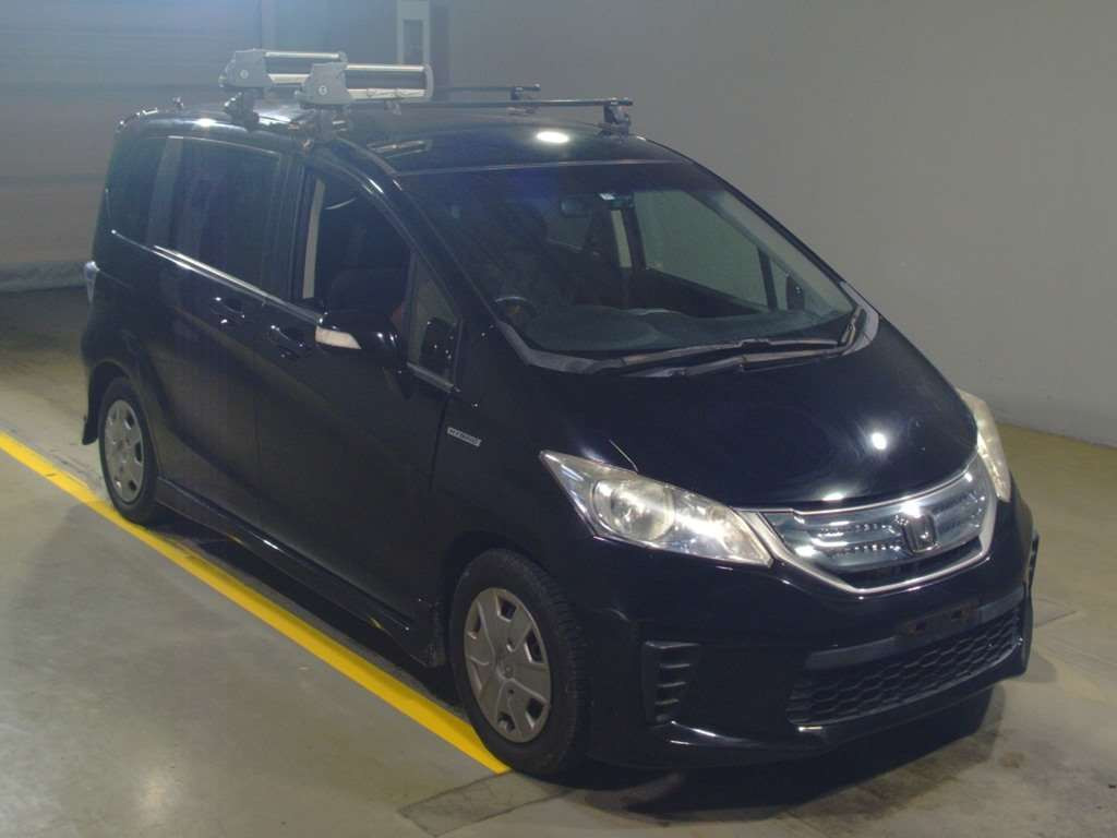 2013 Honda Freed hybrid GP3[2]