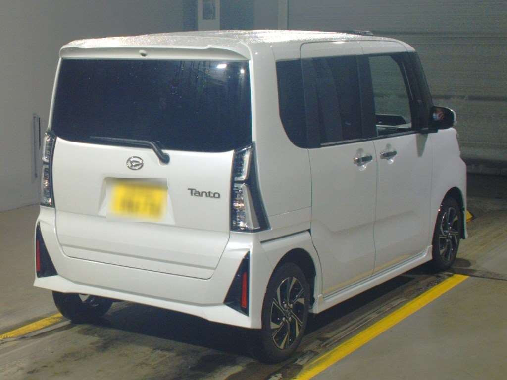 2023 Daihatsu Tanto Custom LA650S[1]