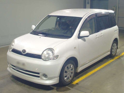 2004 Toyota Sienta