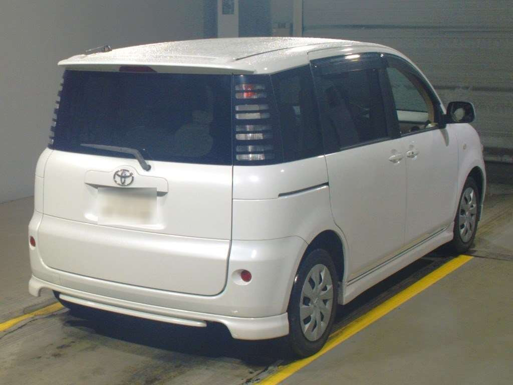 2004 Toyota Sienta NCP85G[1]