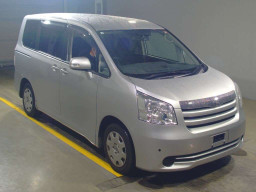 2008 Toyota Noah