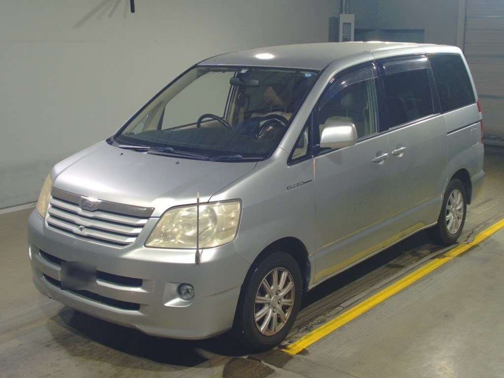 2003 Toyota Noah AZR60G[0]