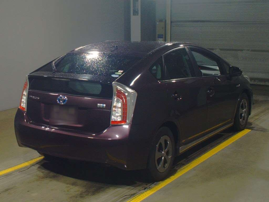 2013 Toyota Prius ZVW30[1]