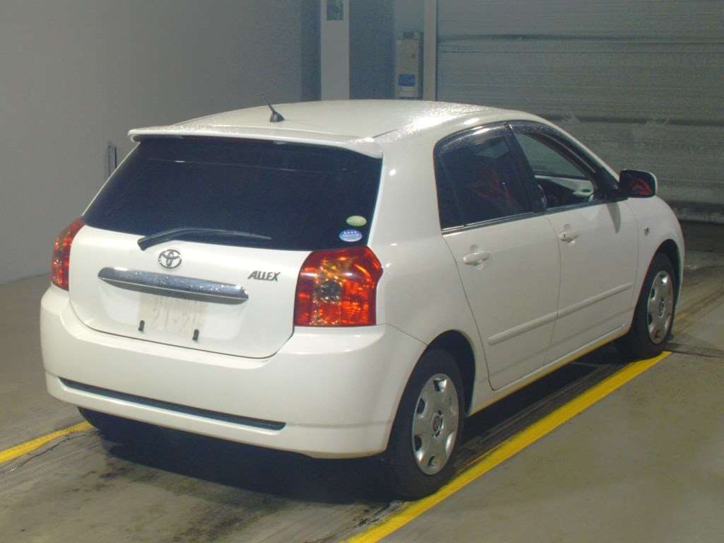 2005 Toyota Allex NZE121[1]