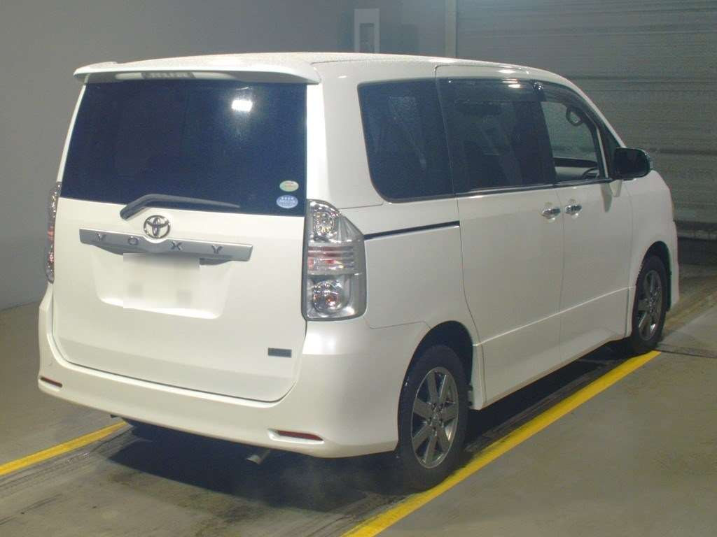 2010 Toyota Voxy ZRR75W[1]