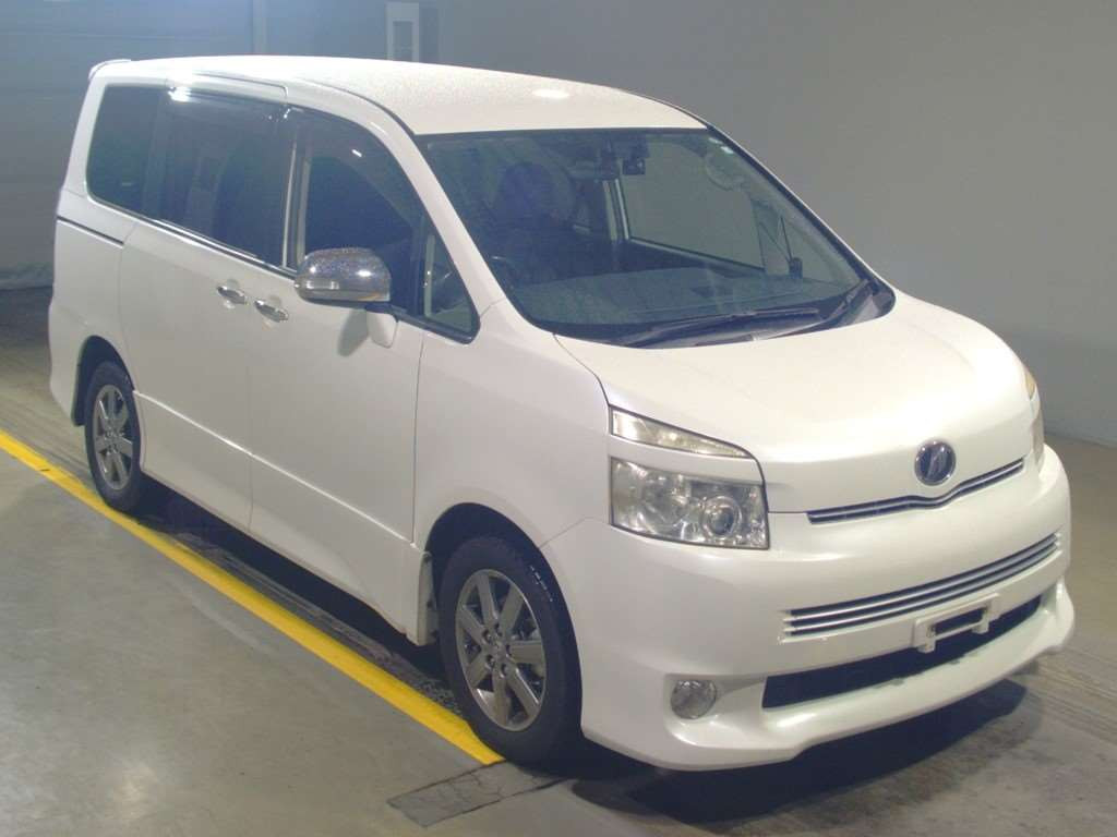 2010 Toyota Voxy ZRR75W[2]