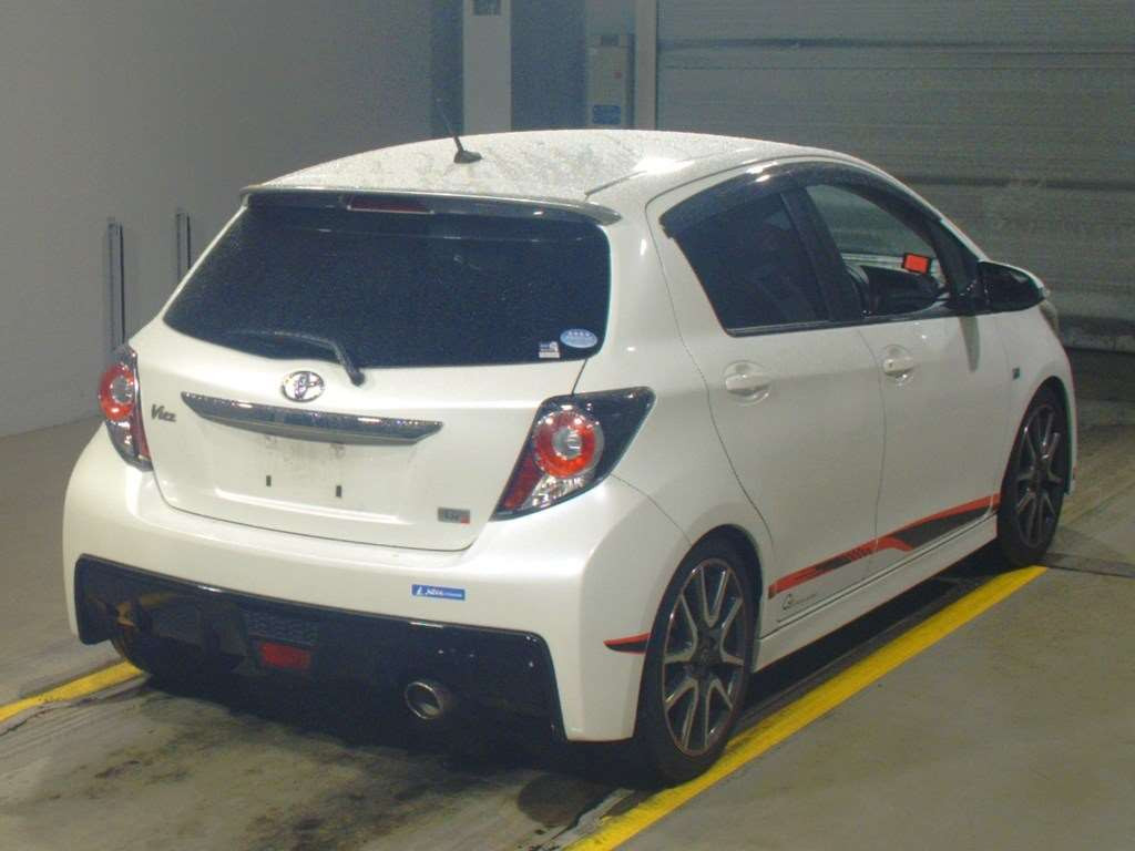 2011 Toyota Vitz NCP131[1]