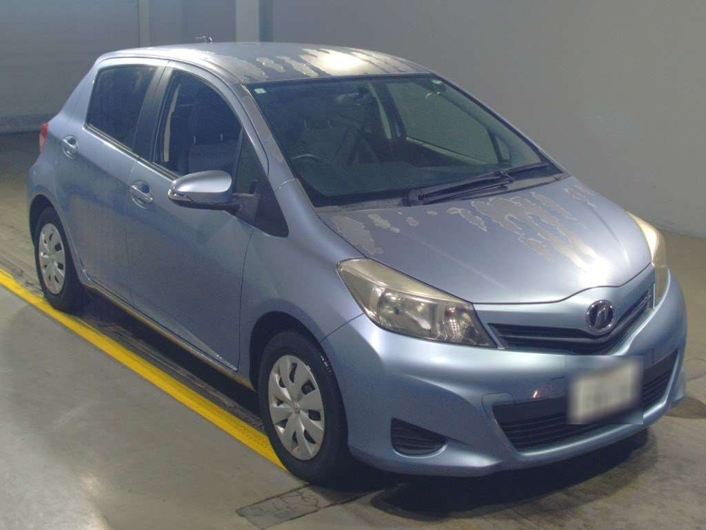 2013 Toyota Vitz KSP130[2]