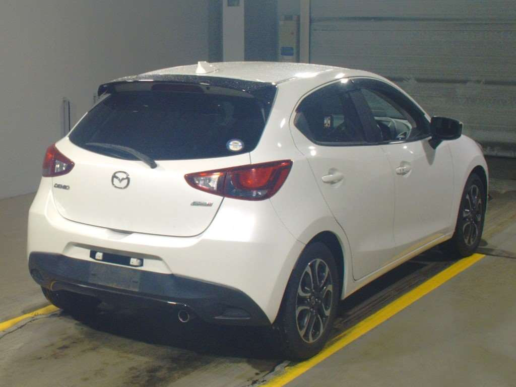 2016 Mazda Demio DJ5FS[1]