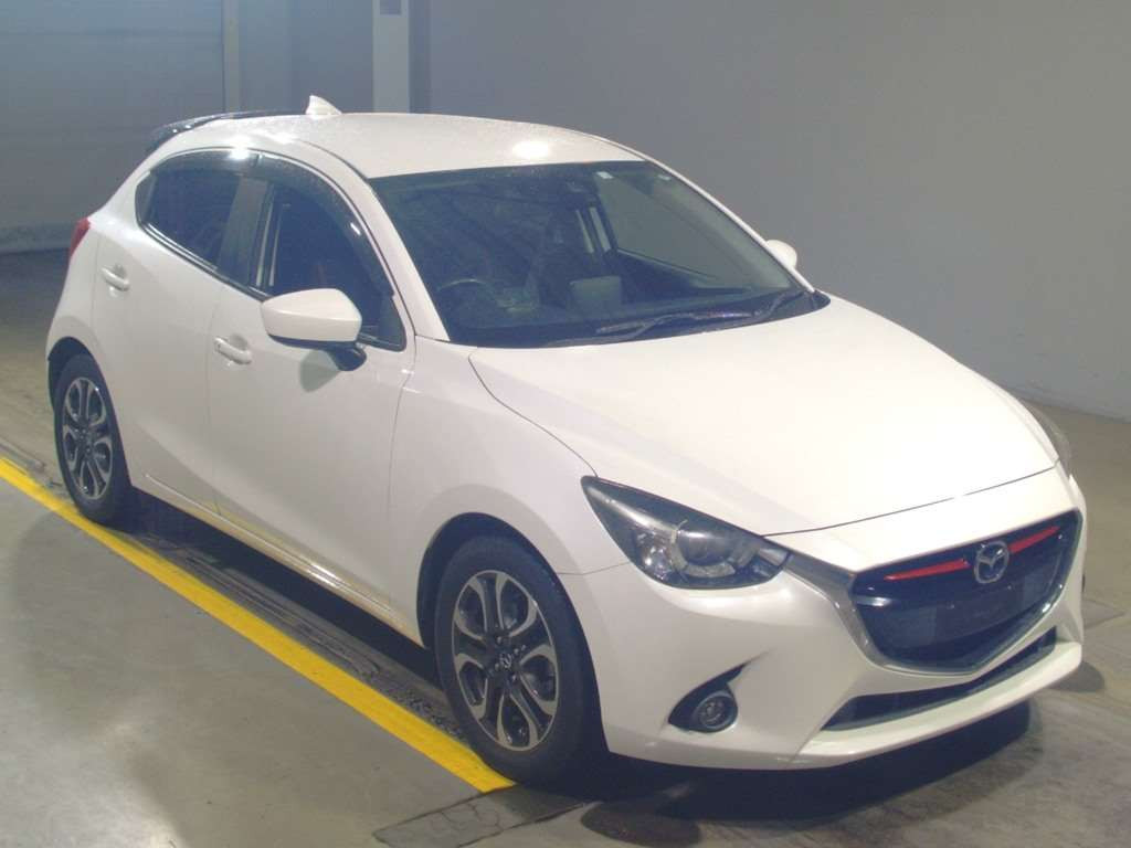 2016 Mazda Demio DJ5FS[2]