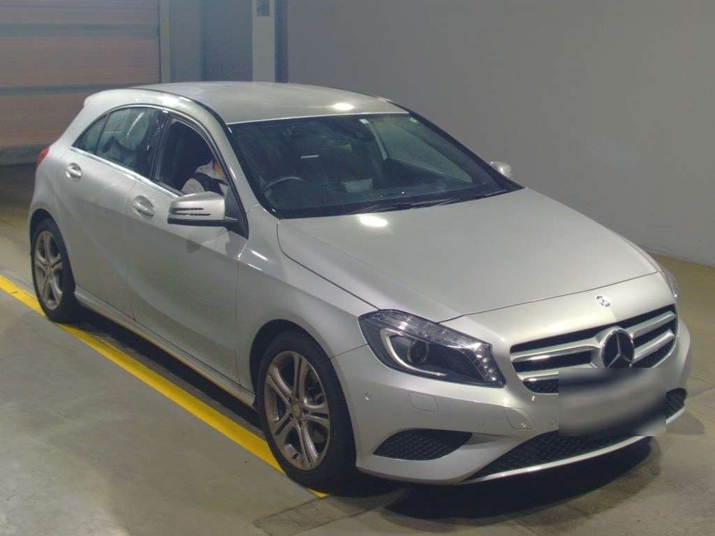 2014 Mercedes Benz A-Class 176042[2]