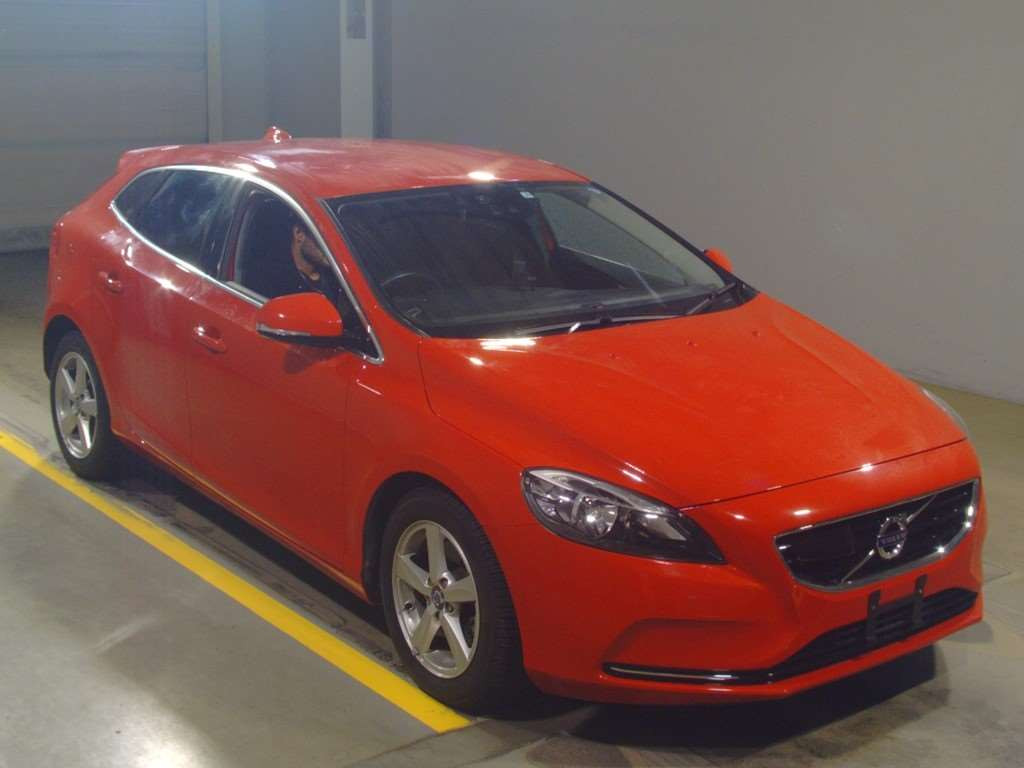 2013 Volvo V40 MB4164T[2]