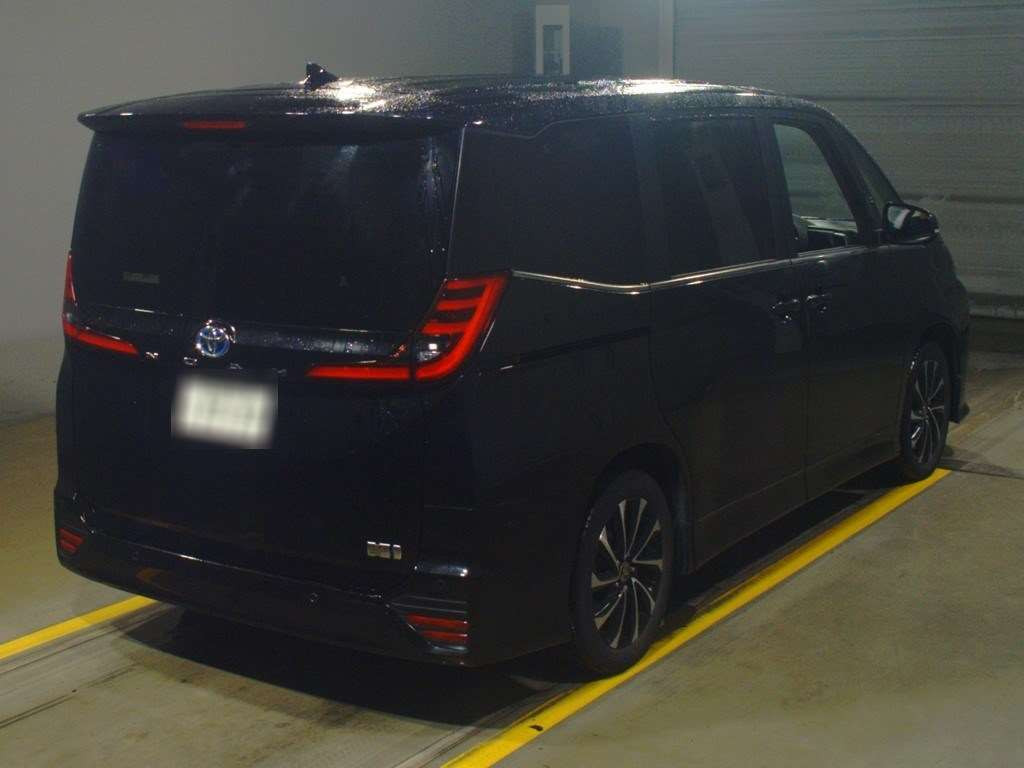 2022 Toyota Noah ZWR90W[1]