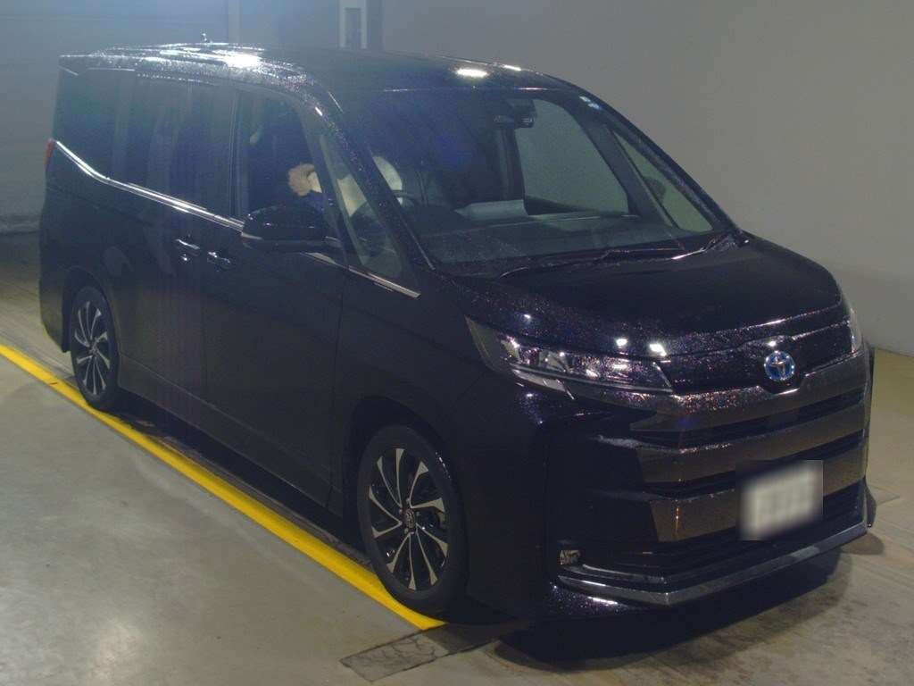 2022 Toyota Noah ZWR90W[2]