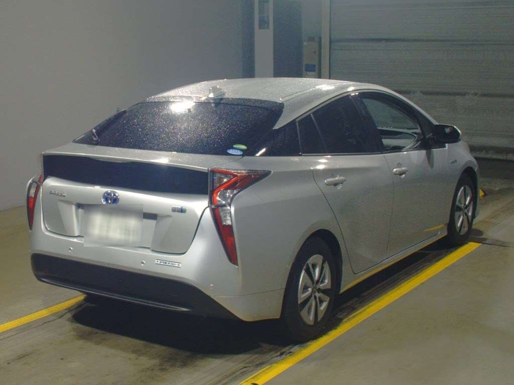 2017 Toyota Prius ZVW51[1]