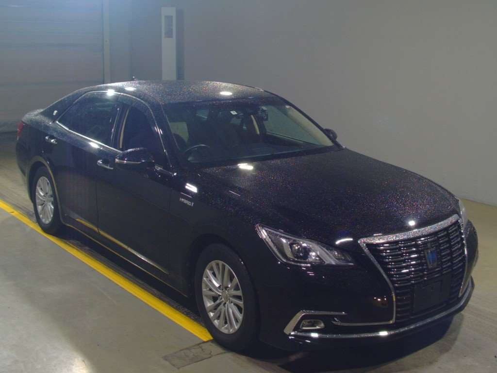 2017 Toyota Crown Hybrid AWS210[2]