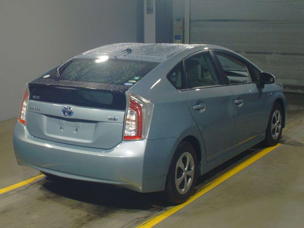 2012 Toyota Prius ZVW30[1]