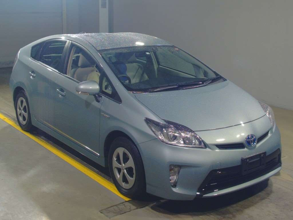 2012 Toyota Prius ZVW30[2]