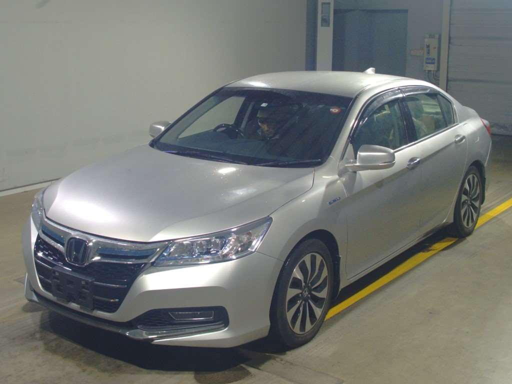 2015 Honda Accord Hybrid CR6[0]