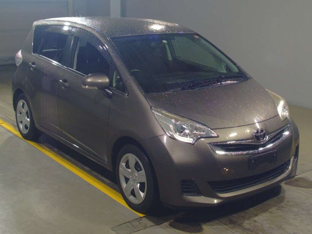 2015 Toyota Ractis NSP120[2]