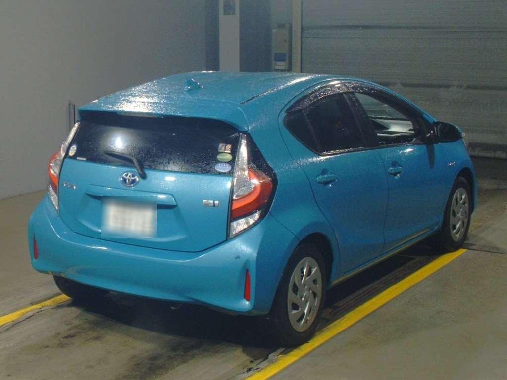 2018 Toyota Aqua NHP10[1]