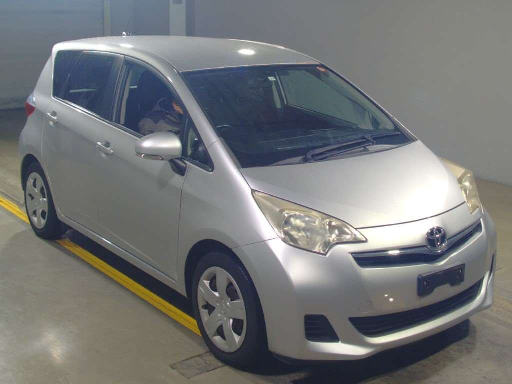 2011 Toyota Ractis NCP120[2]