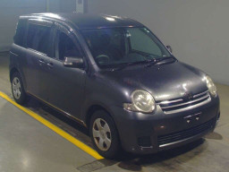 2010 Toyota Sienta