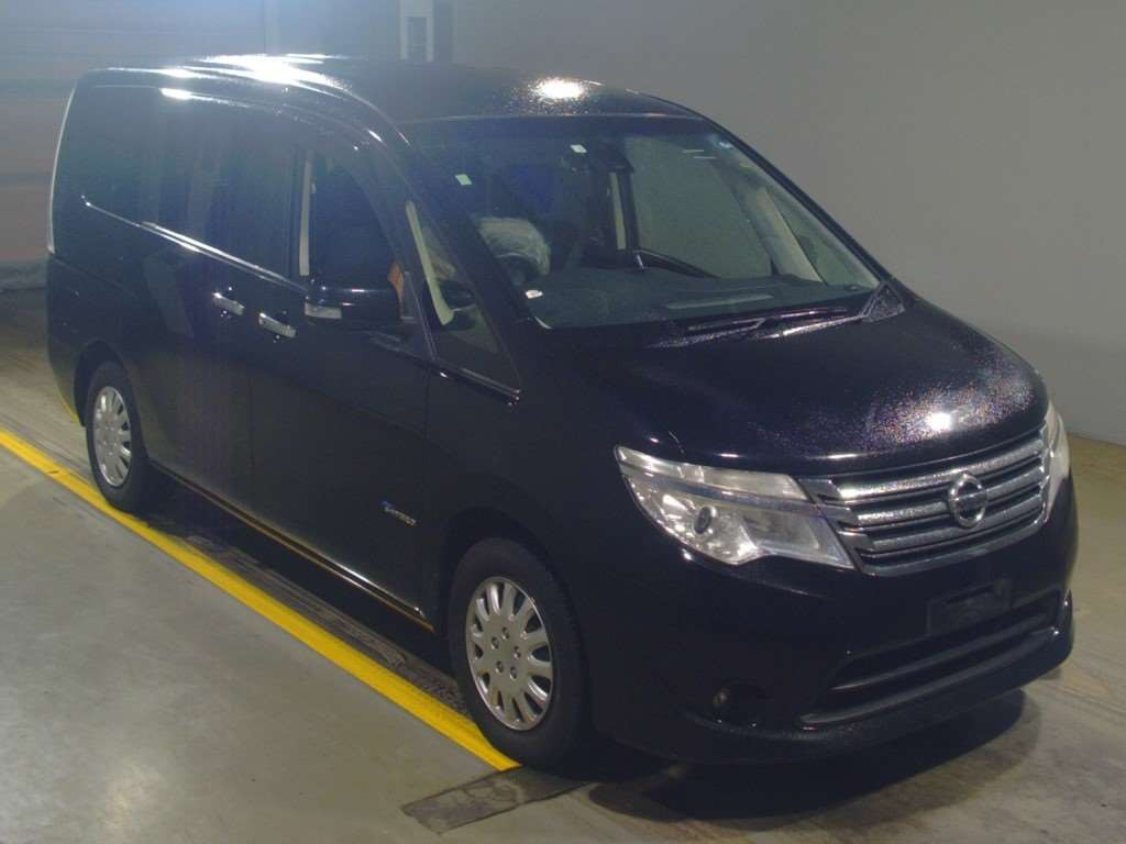 2014 Nissan Serena HC26[2]