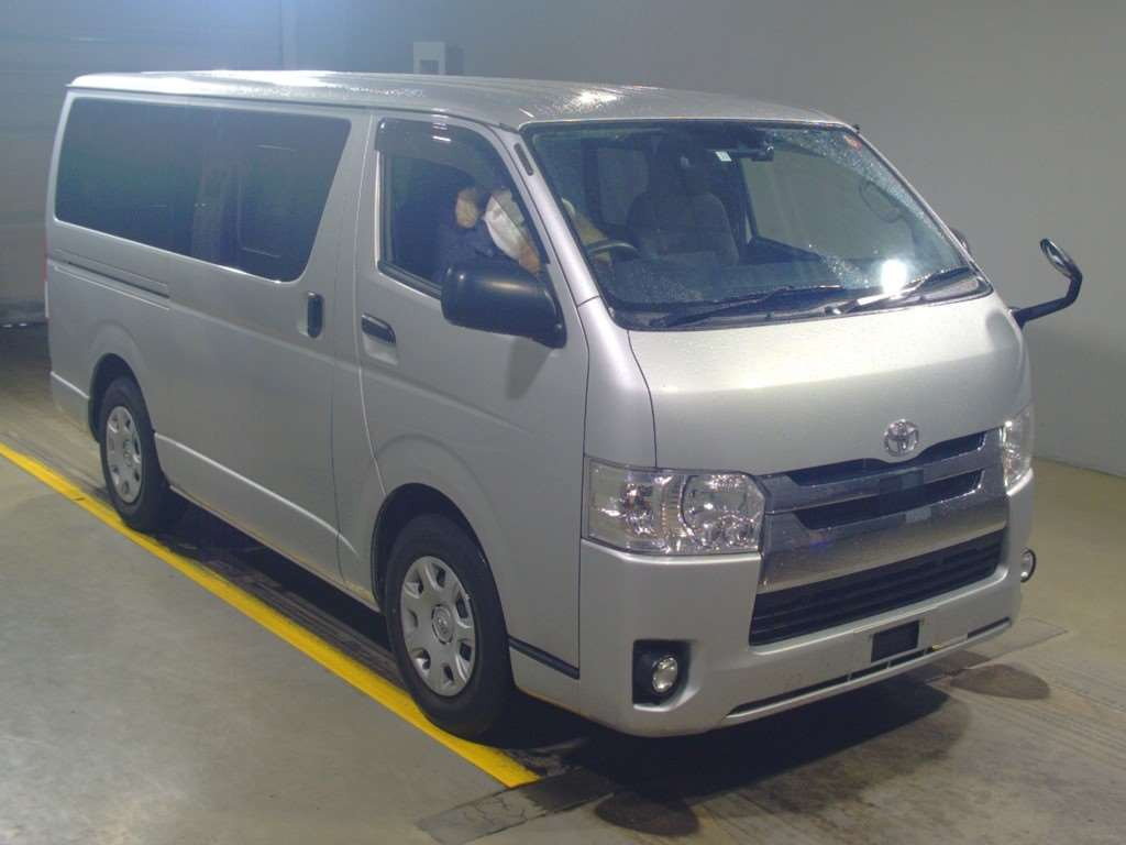 2019 Toyota Hiace Van GDH201V[2]