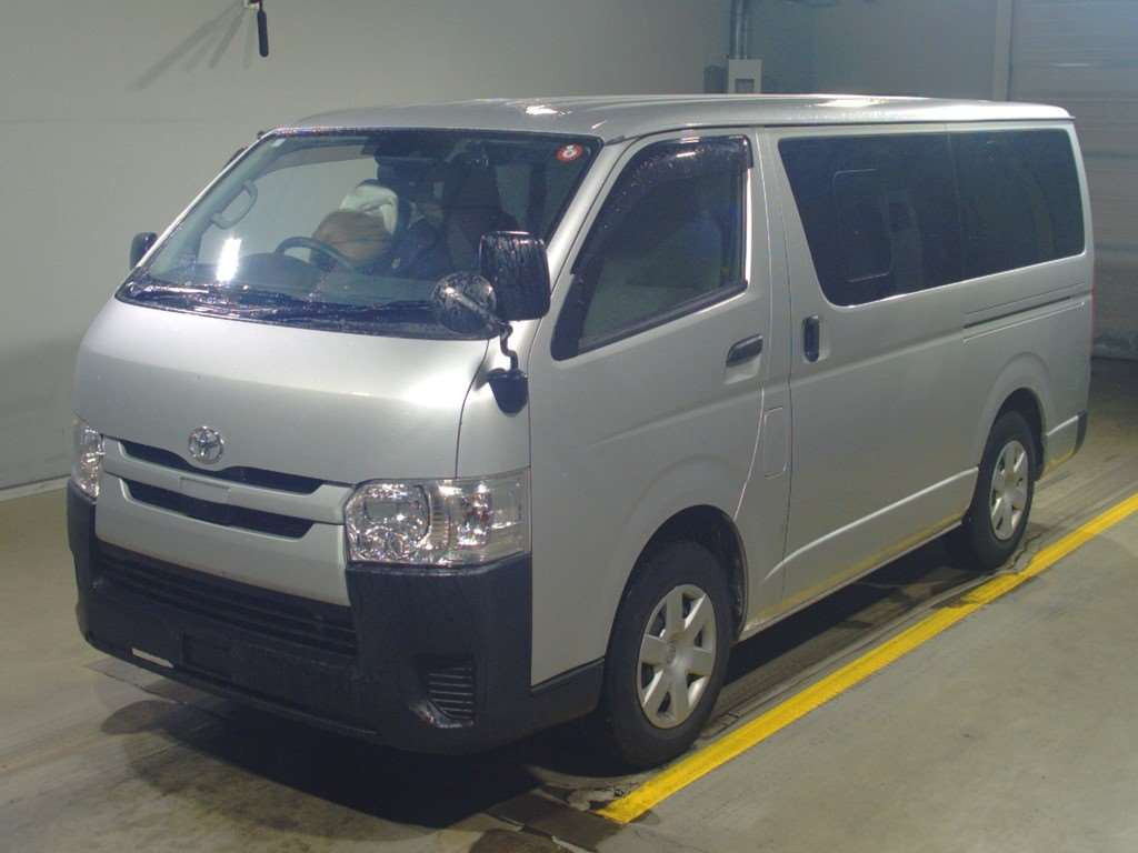 2018 Toyota Hiace Van TRH200V[0]