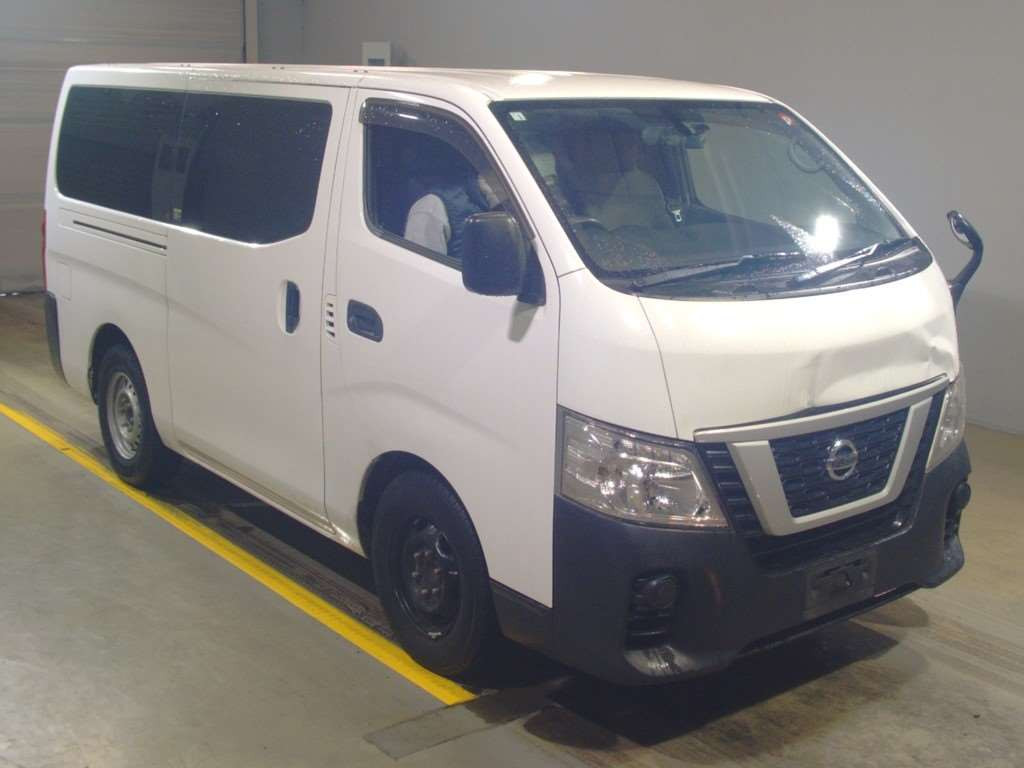 2018 Nissan NV350 CARAVAN VAN VR2E26[2]